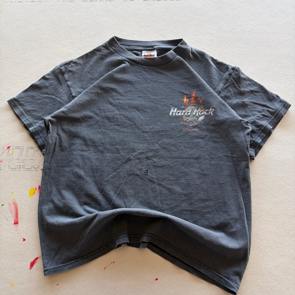 Y2K Flaming Hard Rock Cafe T-shirt
